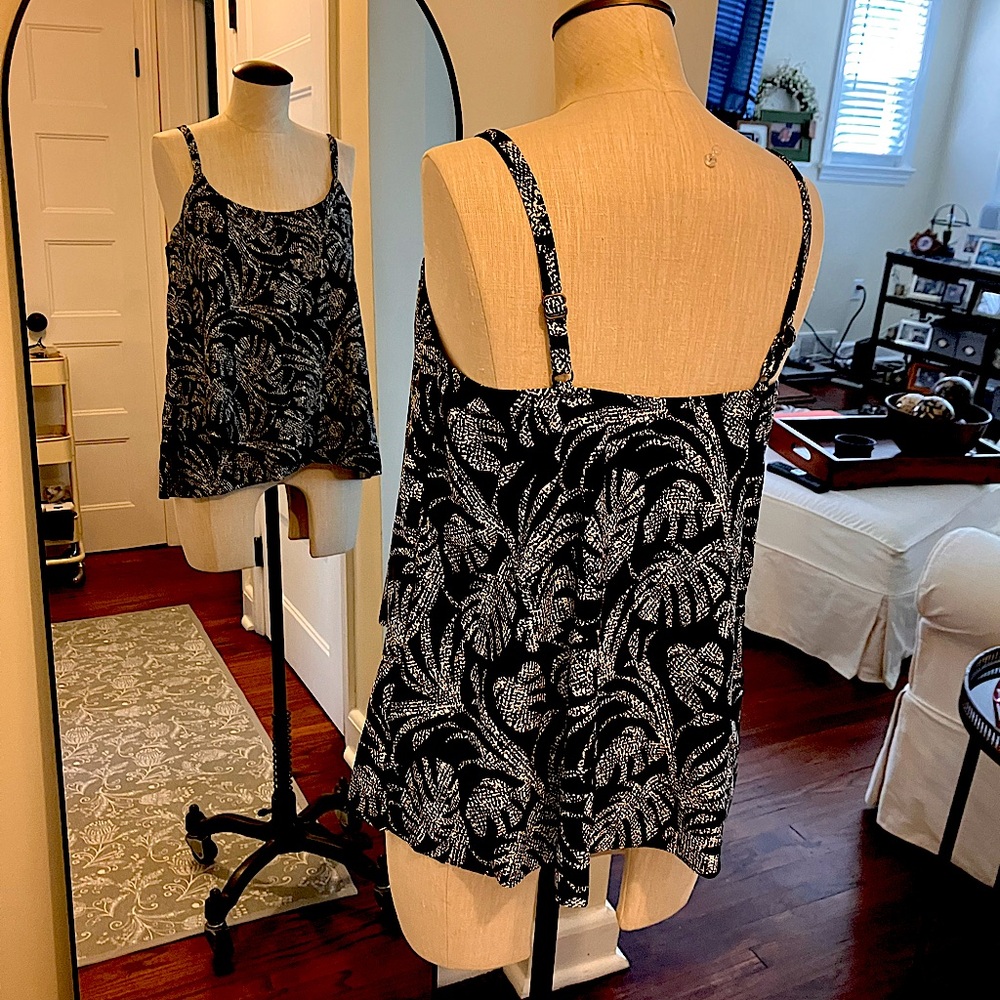 Underwire Tankini swimsuit top.